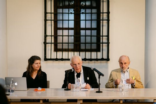 0043-Libro_Sergio-Larrain-Garcia-Moreno.jpg