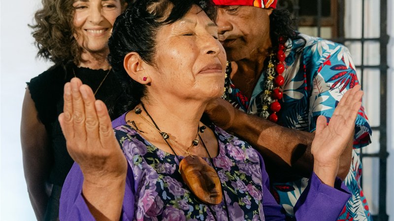 Se inaugura “Vivos y Presentes: arte de los pueblos Atacameño/Lickanantay, Mapuche y Rapanui”