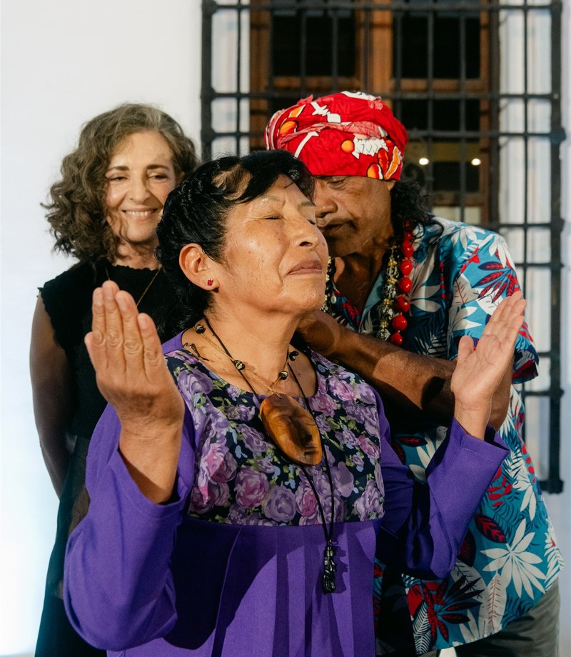 Se inaugura “Vivos y Presentes: arte de los pueblos Atacameño/Lickanantay, Mapuche y Rapanui”