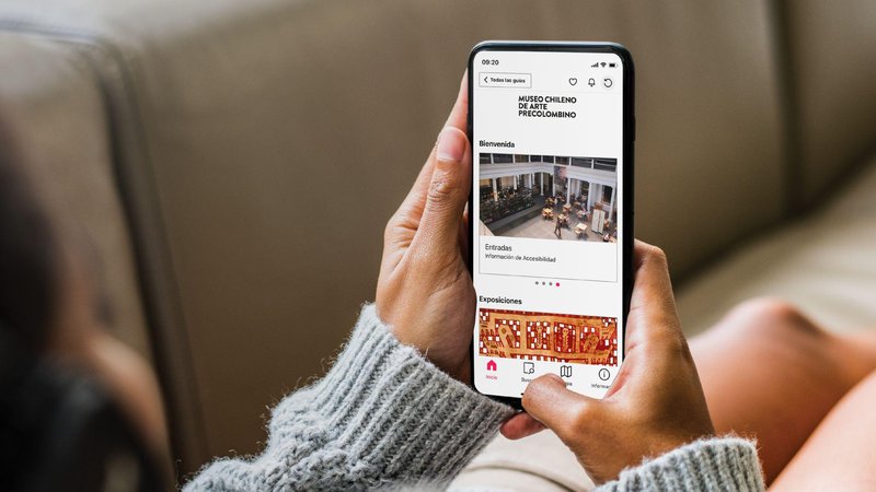 Museo Chileno de Arte Precolombino firma convenio de colaboración con Bloomberg